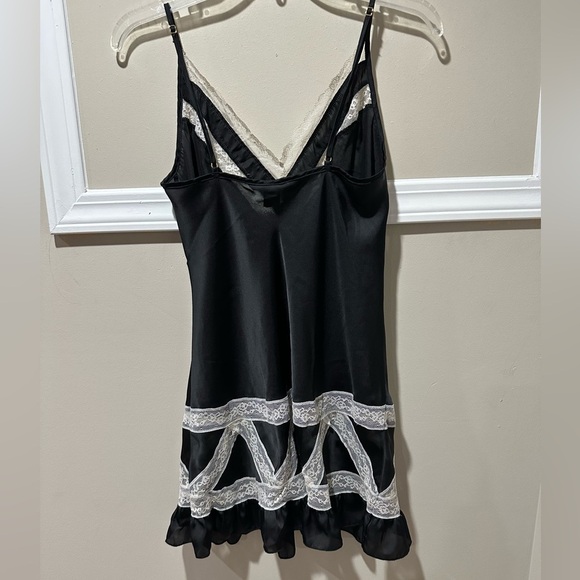 victoria’s Secret baby doll dress - Picture 2 of 4